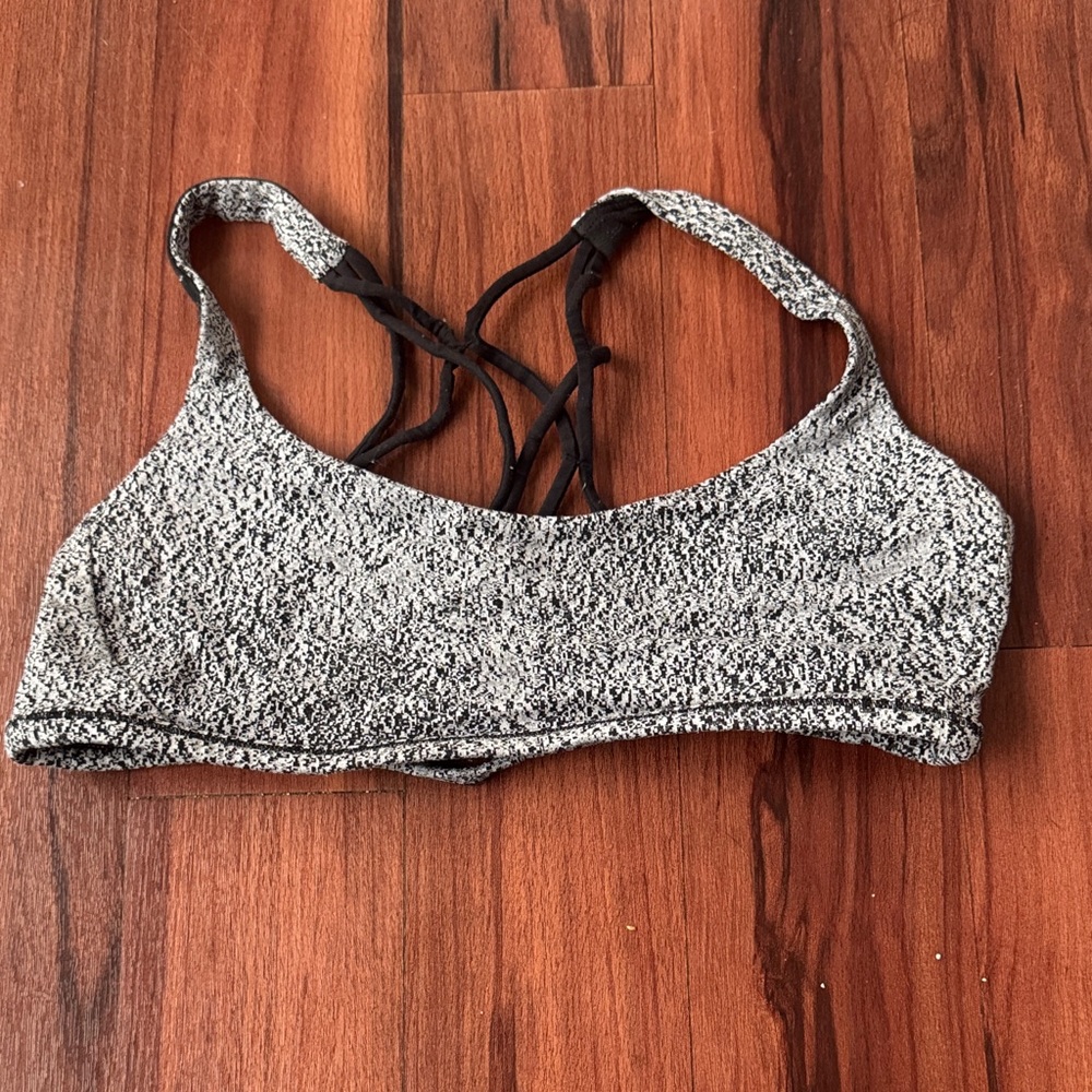 Lululemon sports bra